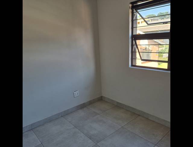 2 BEDROOM FLAT TO LET IN MONTCLAIR
